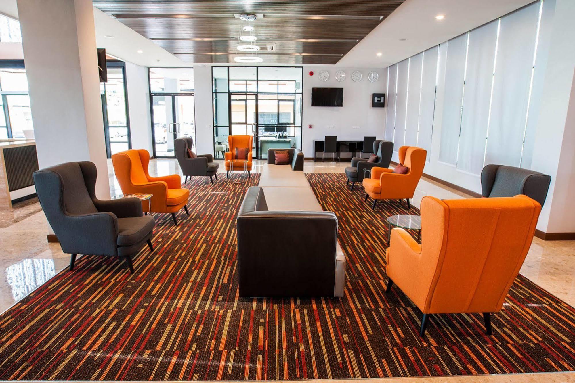 Ac Sportcenter Hotel Хат Яй Екстериор снимка
