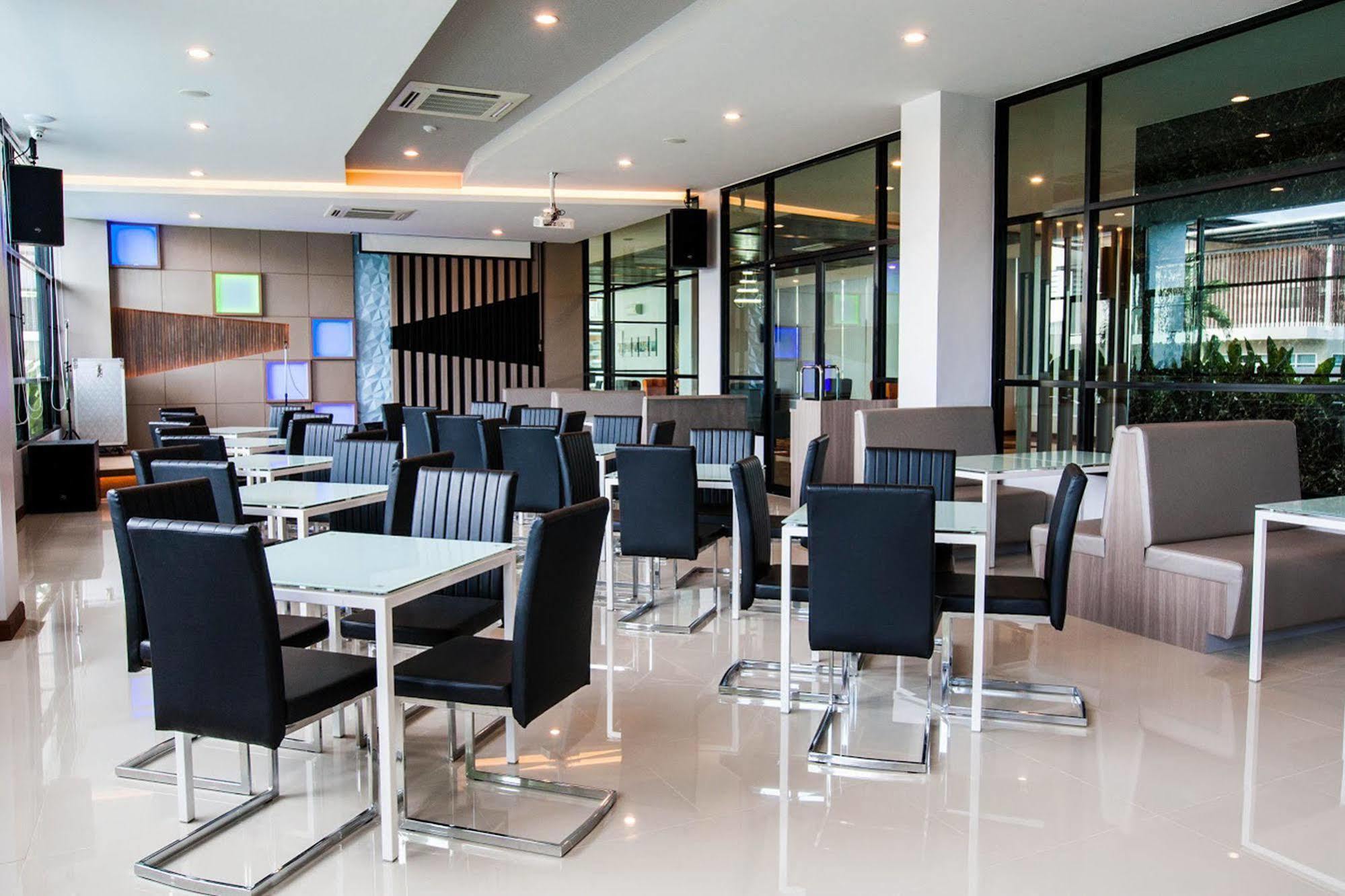 Ac Sportcenter Hotel Хат Яй Екстериор снимка